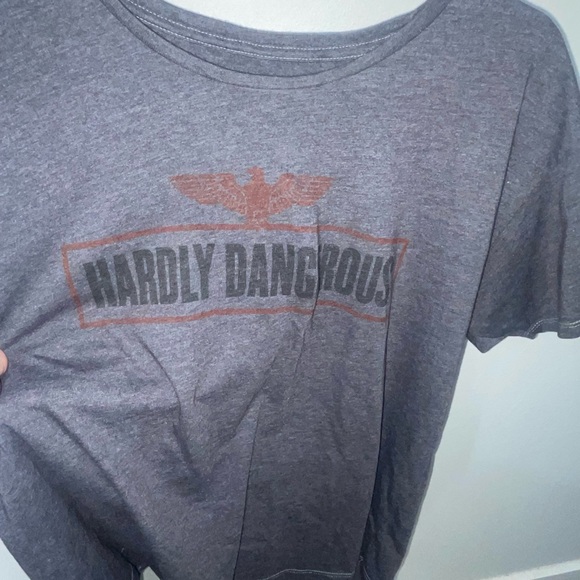Hardly dangerous t shirt never worn - Picture 2 of 3